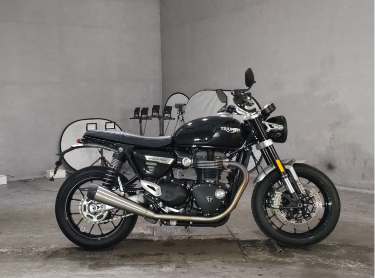 Мотоцикл Triumph SPEED TWIN с пробегом 9002 km