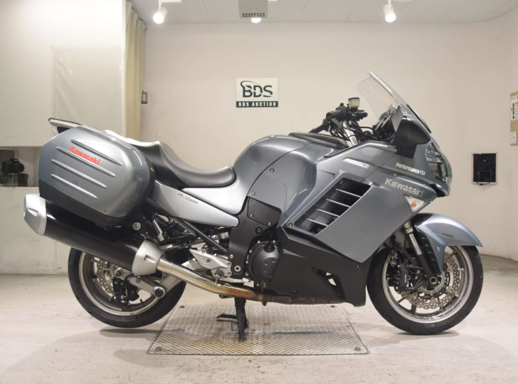 Мотоцикл Kawasaki GTR1400 CONCOURS з пробігом 16880 km