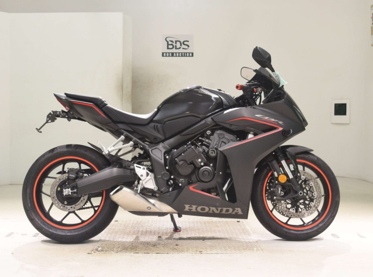 Мотоцикл Honda CBR650R с пробегом 3351 km