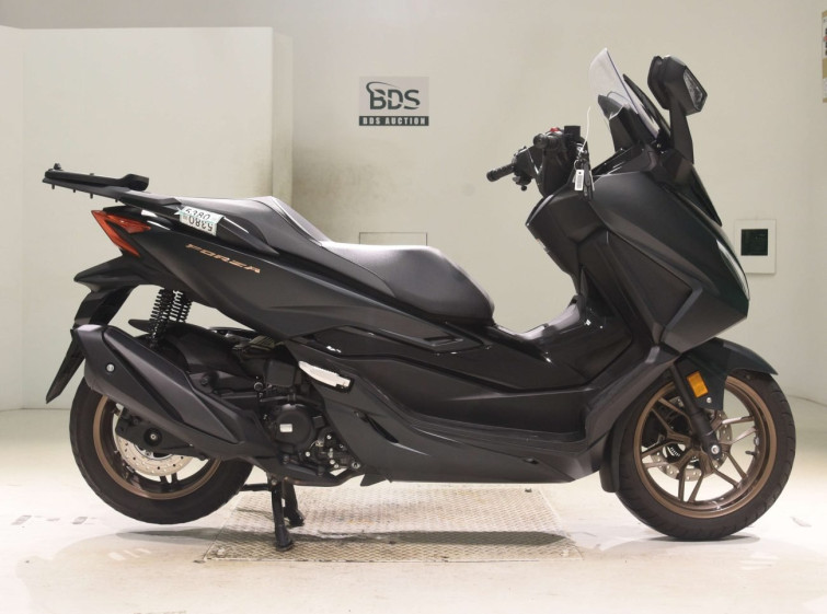 Мотоцикл Honda FORZA з пробігом 5771 km