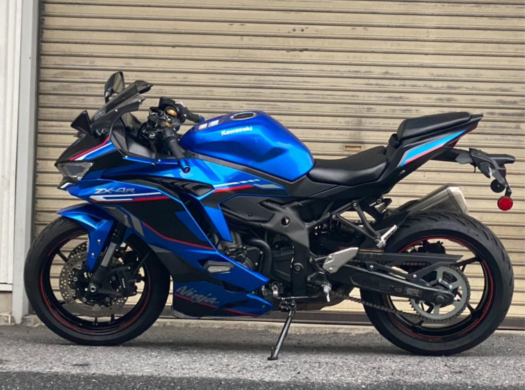 Мотоцикл Kawasaki NINJA ZX-4RR з пробігом 13952 km