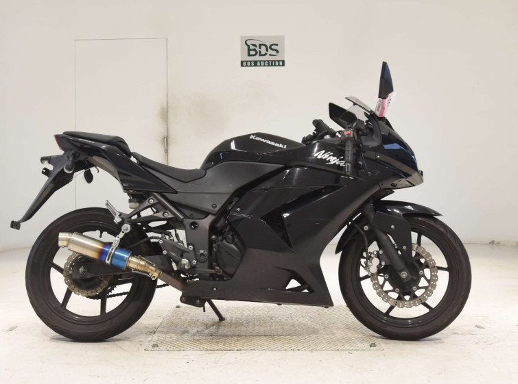 Мотоцикл Kawasaki NINJA250R с пробегом 11765 km