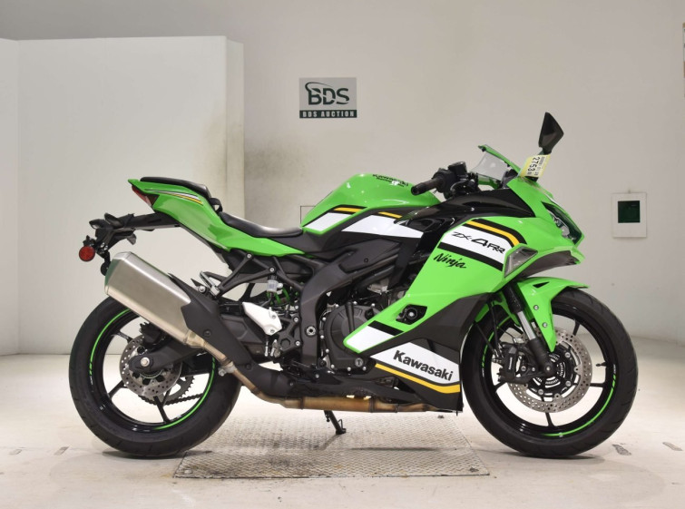 Мотоцикл Kawasaki NINJA400 с пробегом 1430 km