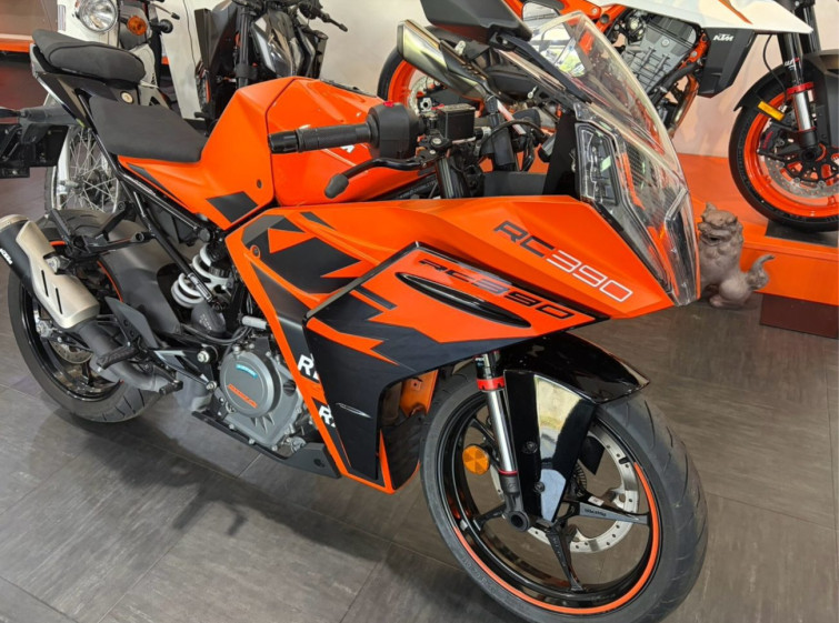 Мотоцикл KTM RC 390 с пробегом 2303 km
