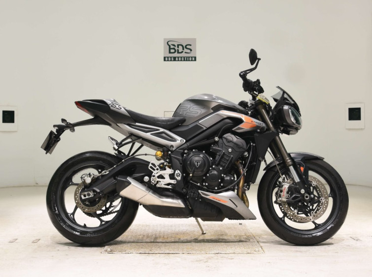 Мотоцикл Triumph STREET TRIPLE RS з пробігом 1415 km