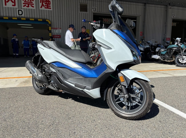 Мотоцикл Honda FORZA з пробігом 32063 km