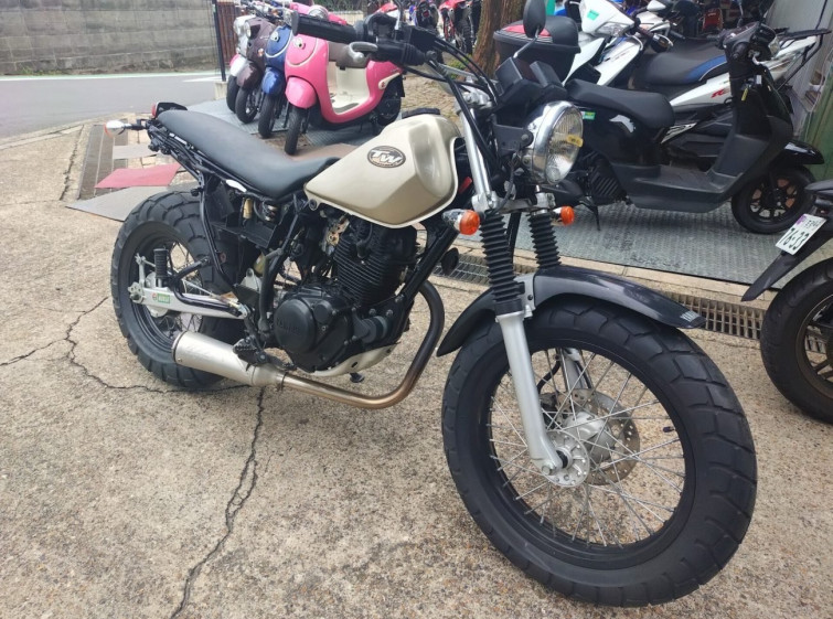 Мотоцикл Yamaha TW200 с пробегом 1524 km