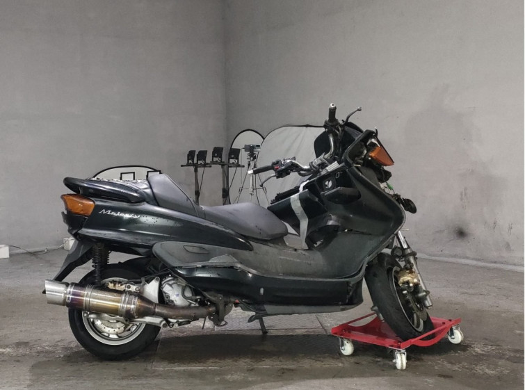 Мотоцикл Yamaha MAJESTY250