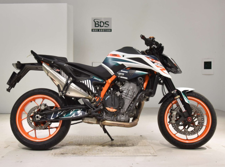 Мотоцикл KTM 890 DUKE R з пробігом 52437 km