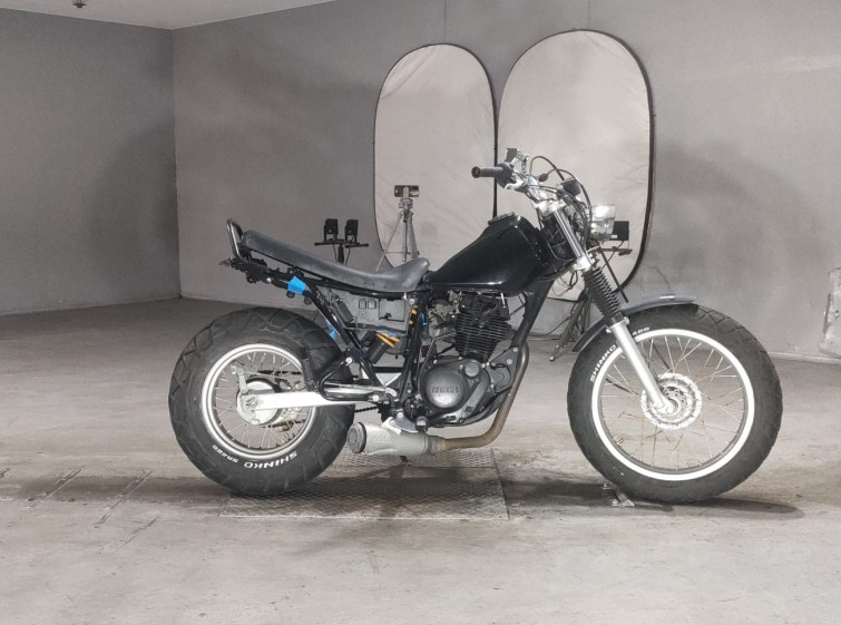 Мотоцикл Yamaha TW200 с пробегом 10901 km