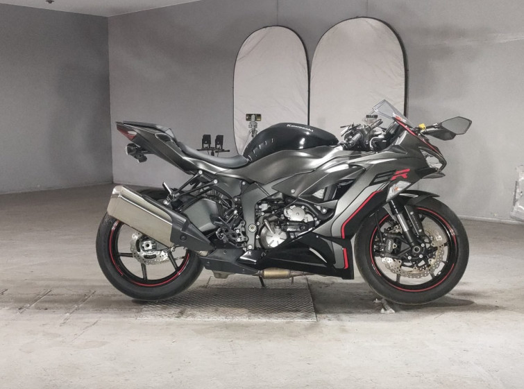 Мотоцикл Kawasaki ZX-6R с пробегом 831 km