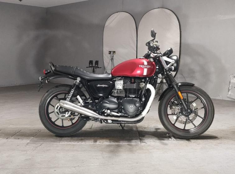 Мотоцикл Triumph STREET TWIN 900 з пробігом 13918 km