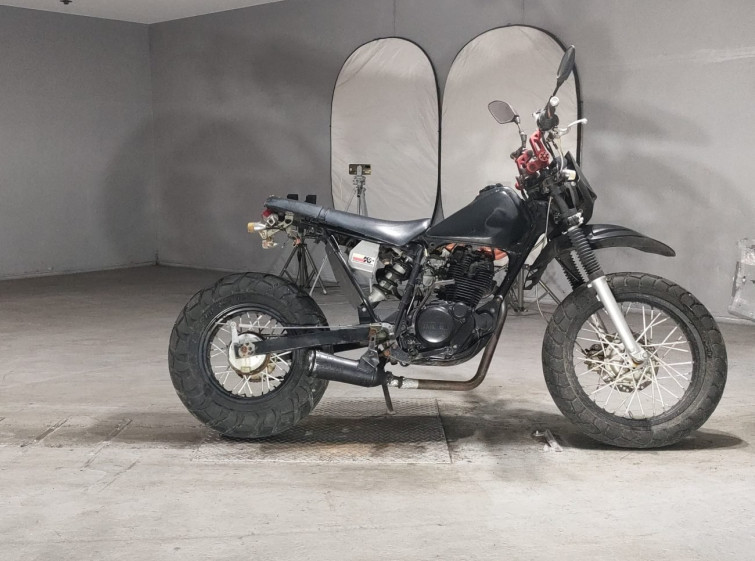 Мотоцикл Yamaha TW200 с пробегом 10012 km
