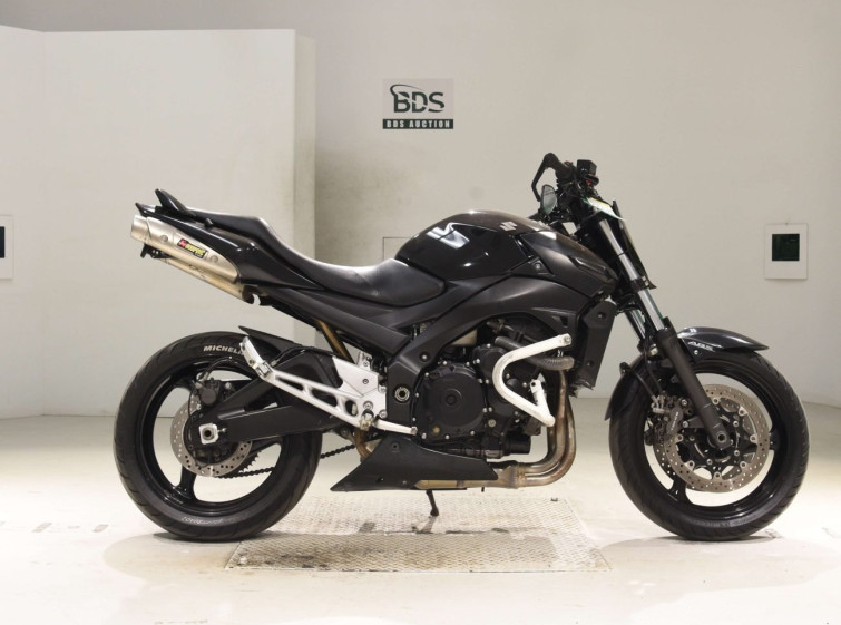 Мотоцикл Suzuki GSR400 з пробігом 65437 km