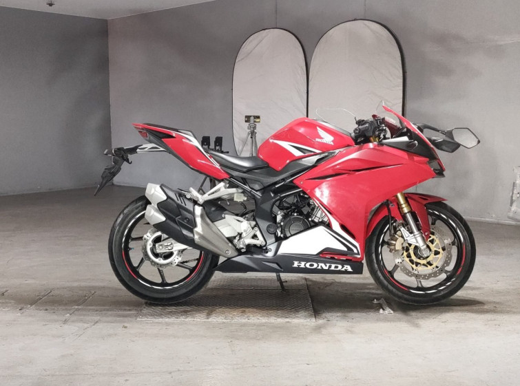Мотоцикл Honda CBR250RR з пробігом 8680 km