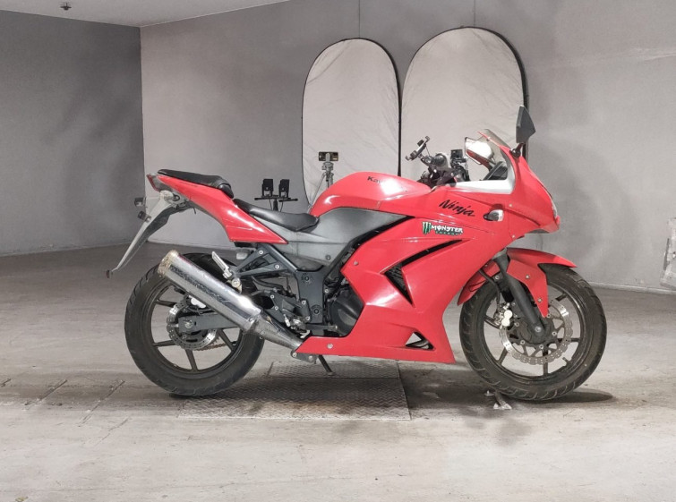 Мотоцикл Kawasaki NINJA250R с пробегом 17991 km