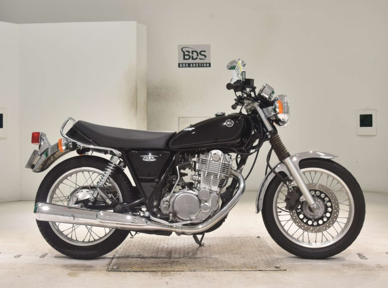 Мотоцикл Yamaha SR400 з пробігом 8434 km
