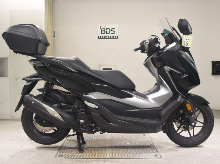 Мотоцикл Honda FORZA з пробігом 2696 km