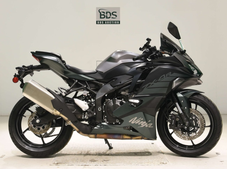 Мотоцикл Kawasaki ZX-4R SE з пробігом 3524 km