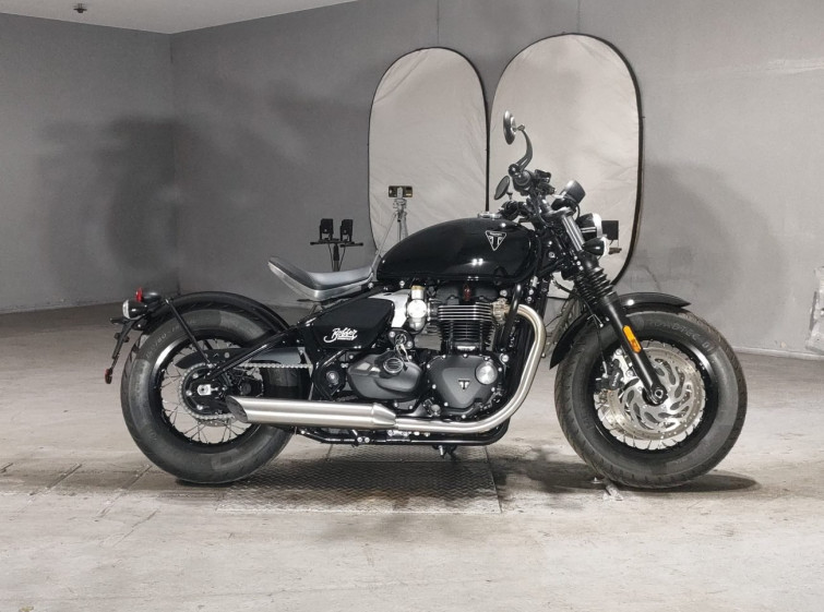 Мотоцикл Triumph BONNEVILLE BOVAER з пробігом 291 km
