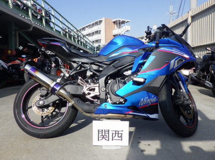 Мотоцикл Kawasaki ZX-4R SE з пробігом 10280 km