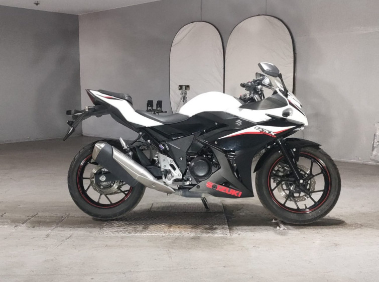 Мотоцикл Suzuki GSX250R з пробігом 10843 km