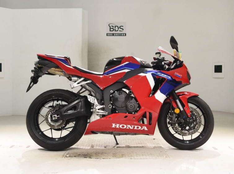 Мотоцикл Honda CBR600RR з пробігом 5439 km