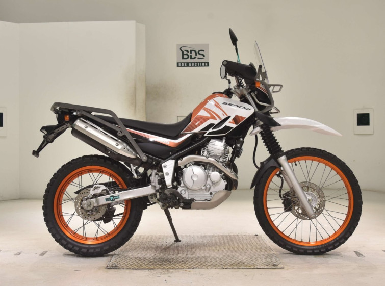 Мотоцикл Yamaha TWO-LINKING SEROW с пробегом 6417 km