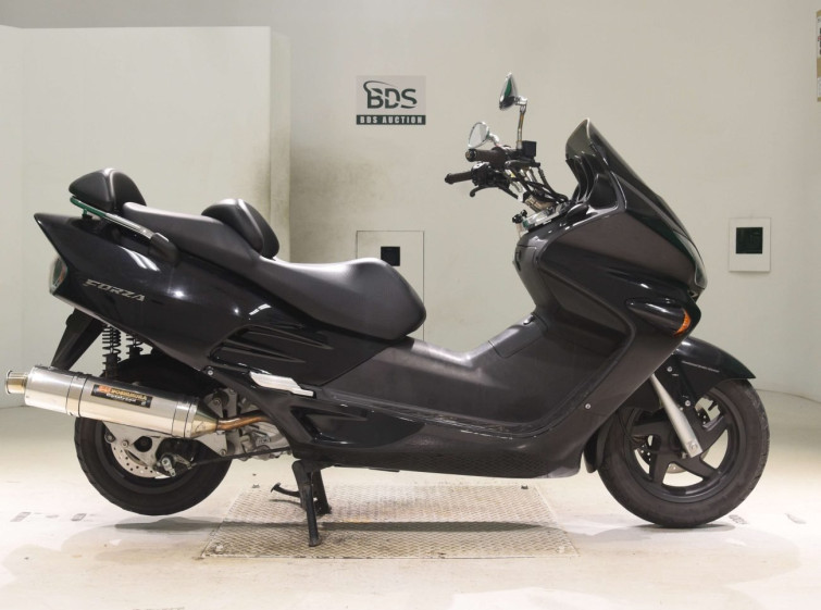 Мотоцикл Honda FORZA з пробігом 16976 km