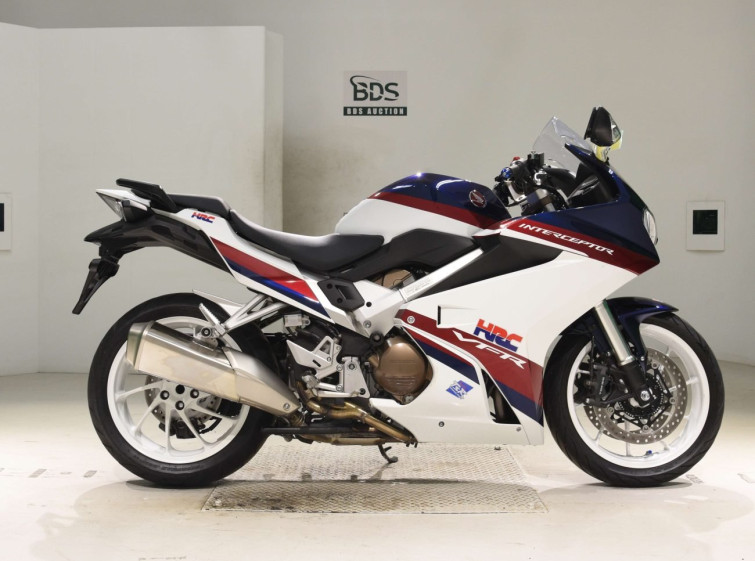 Мотоцикл Honda VFR800F з пробігом 5501 km