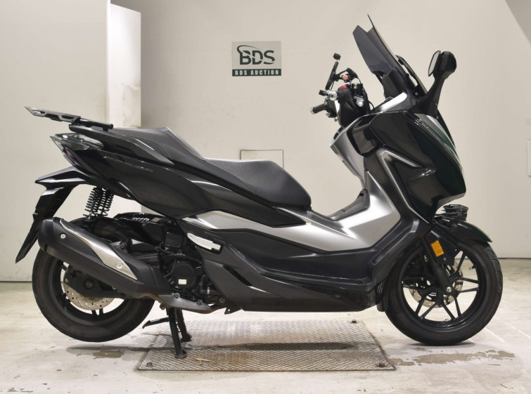 Мотоцикл Honda FORZA з пробігом 47650 km
