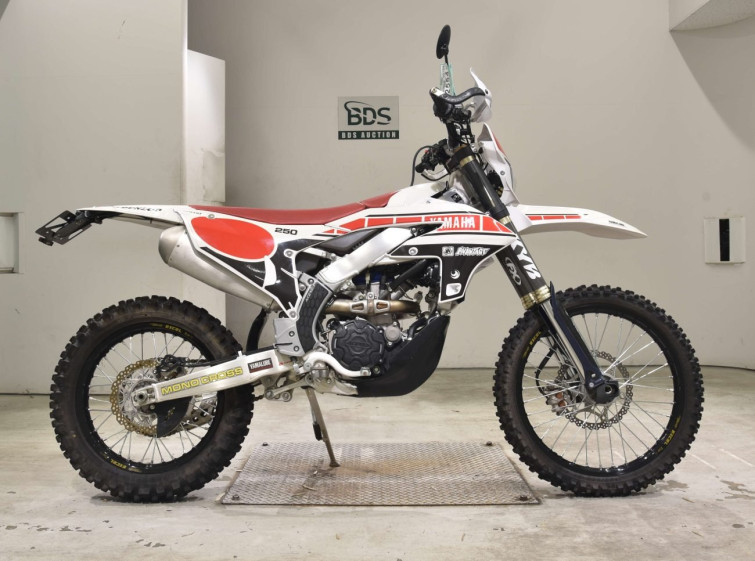 Мотоцикл Yamaha YZ250FX с пробегом 890 km