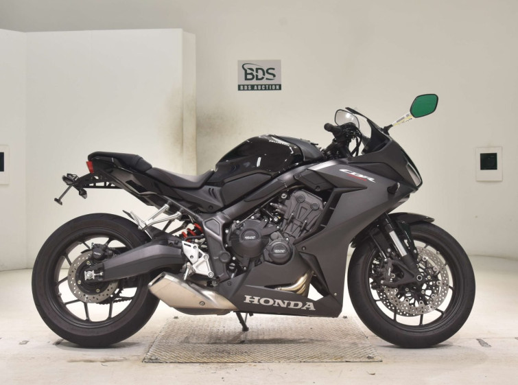 Мотоцикл Honda CBR650R з пробігом 10051 km