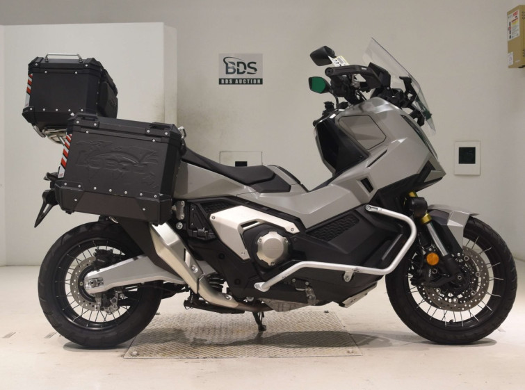 Мотоцикл Honda X-ADV750 з пробігом 5284 km