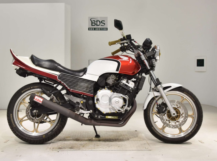 Мотоцикл Honda JADE CB250 с пробегом 2413 km