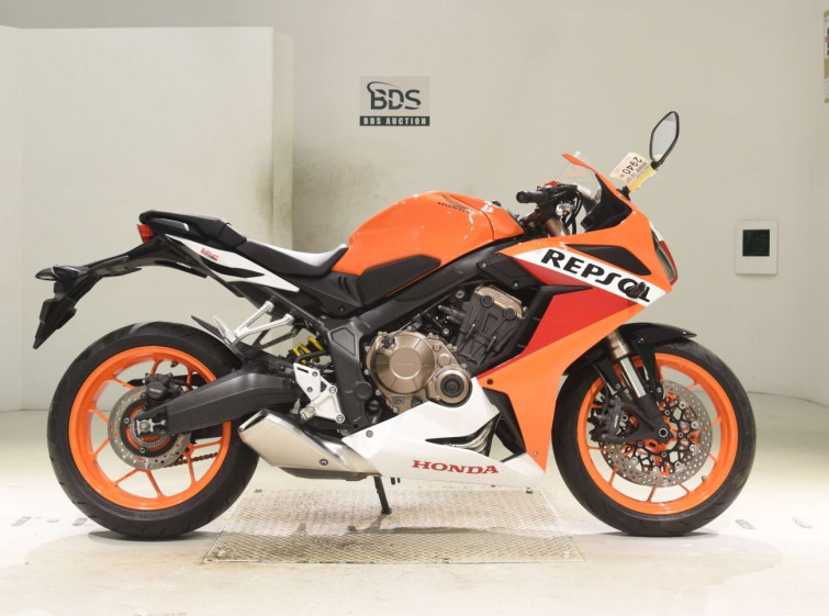Мотоцикл Honda CBR650R з пробігом 28512 km