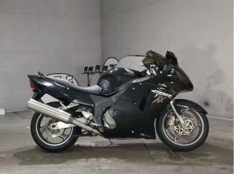 Мотоцикл Honda CBR1100XX BLACKBIRD с пробегом 15067 km