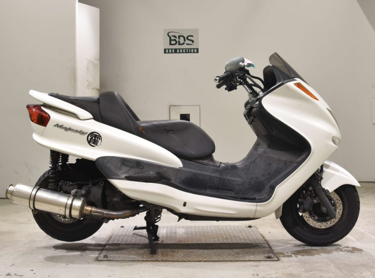 Мотоцикл Yamaha MAJESTY250