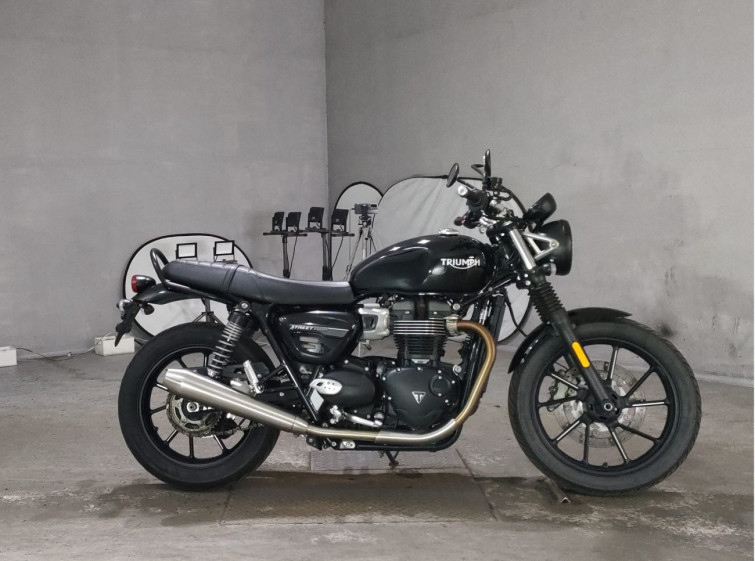 Мотоцикл Triumph STREET TWIN з пробігом 25272 km