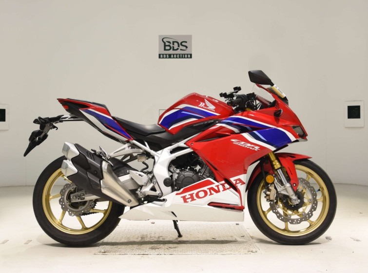 Мотоцикл Honda CBR250RR с пробегом 13067 km