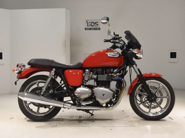 Мотоцикл Triumph BONNEVILLE SE з пробігом 8647 km