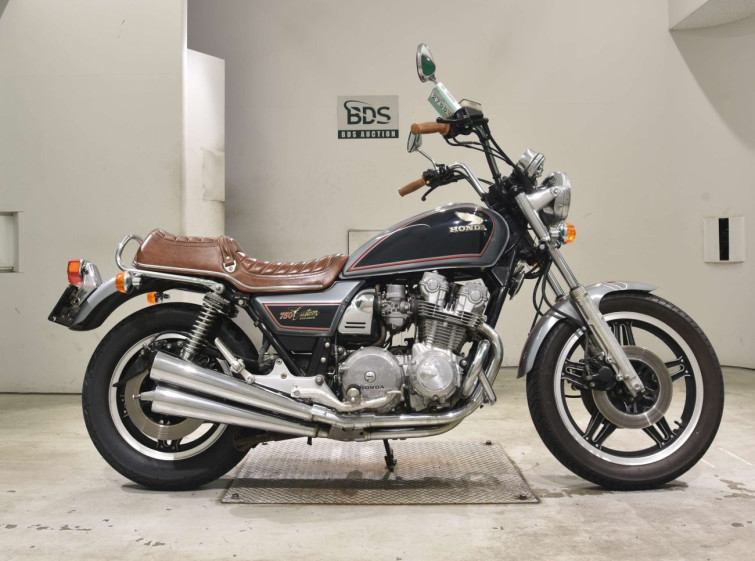 Мотоцикл Honda CB750 CUSTOM с пробегом 5376 km