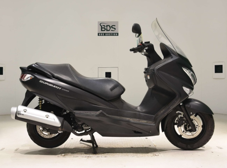 Мотоцикл Suzuki BURGMAN200 з пробігом 6803 km