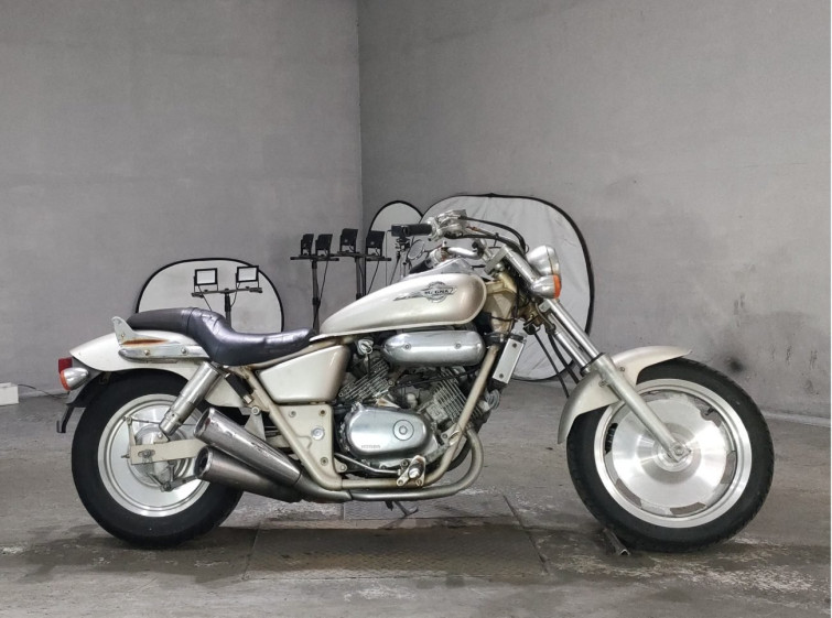 Мотоцикл Honda MAGNA250 с пробегом 27068 km