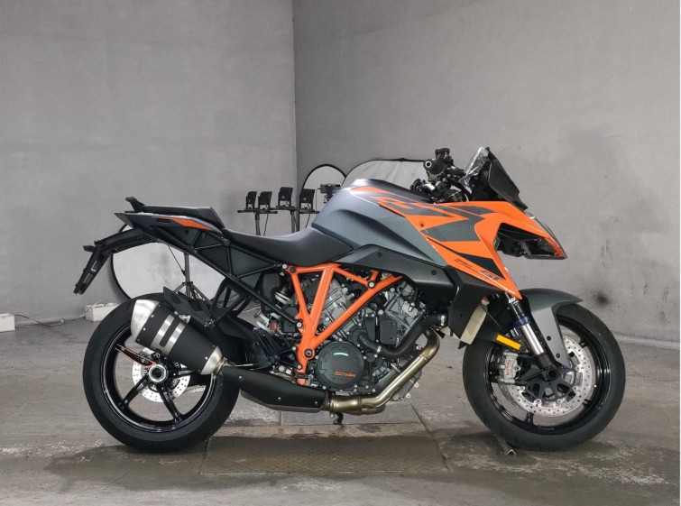 Мотоцикл KTM 1290 SUPERDUKE GT з пробігом 1 km