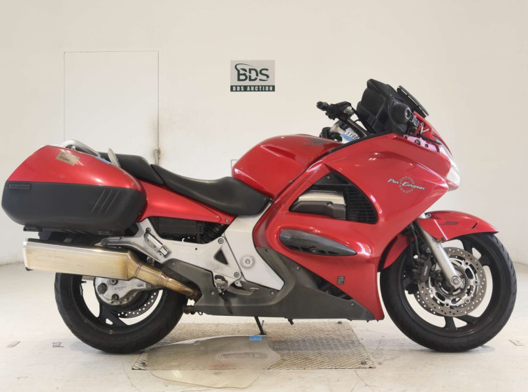 Мотоцикл Honda ST1300A