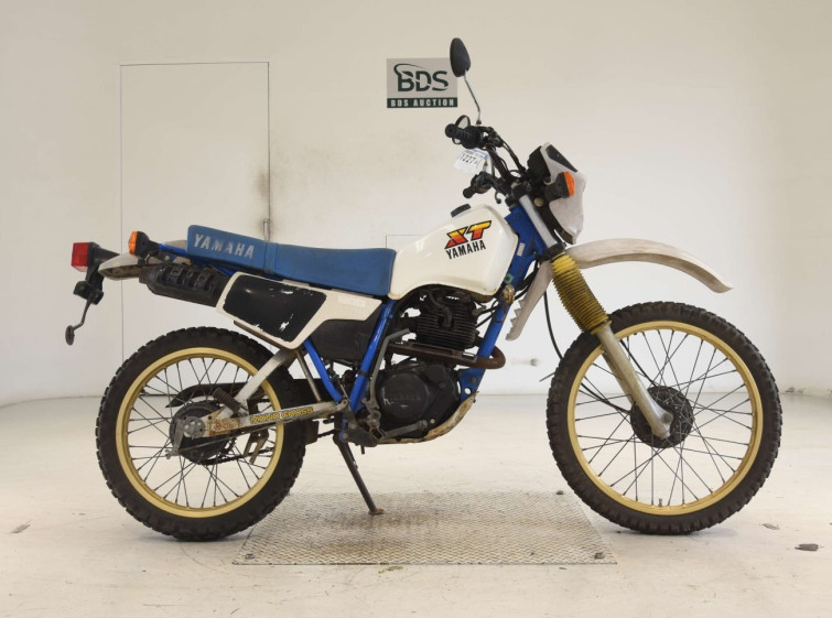 Мотоцикл Yamaha XT200 с пробегом 12807 km