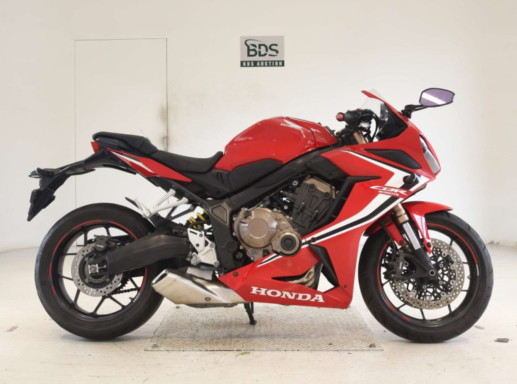 Мотоцикл Honda CBR650R з пробігом 25645 km