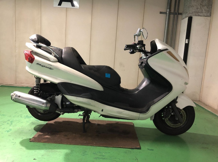 Мотоцикл Yamaha MAJESTY250