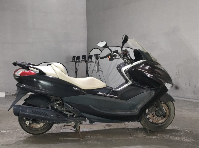 Мотоцикл Yamaha MAJESTY250